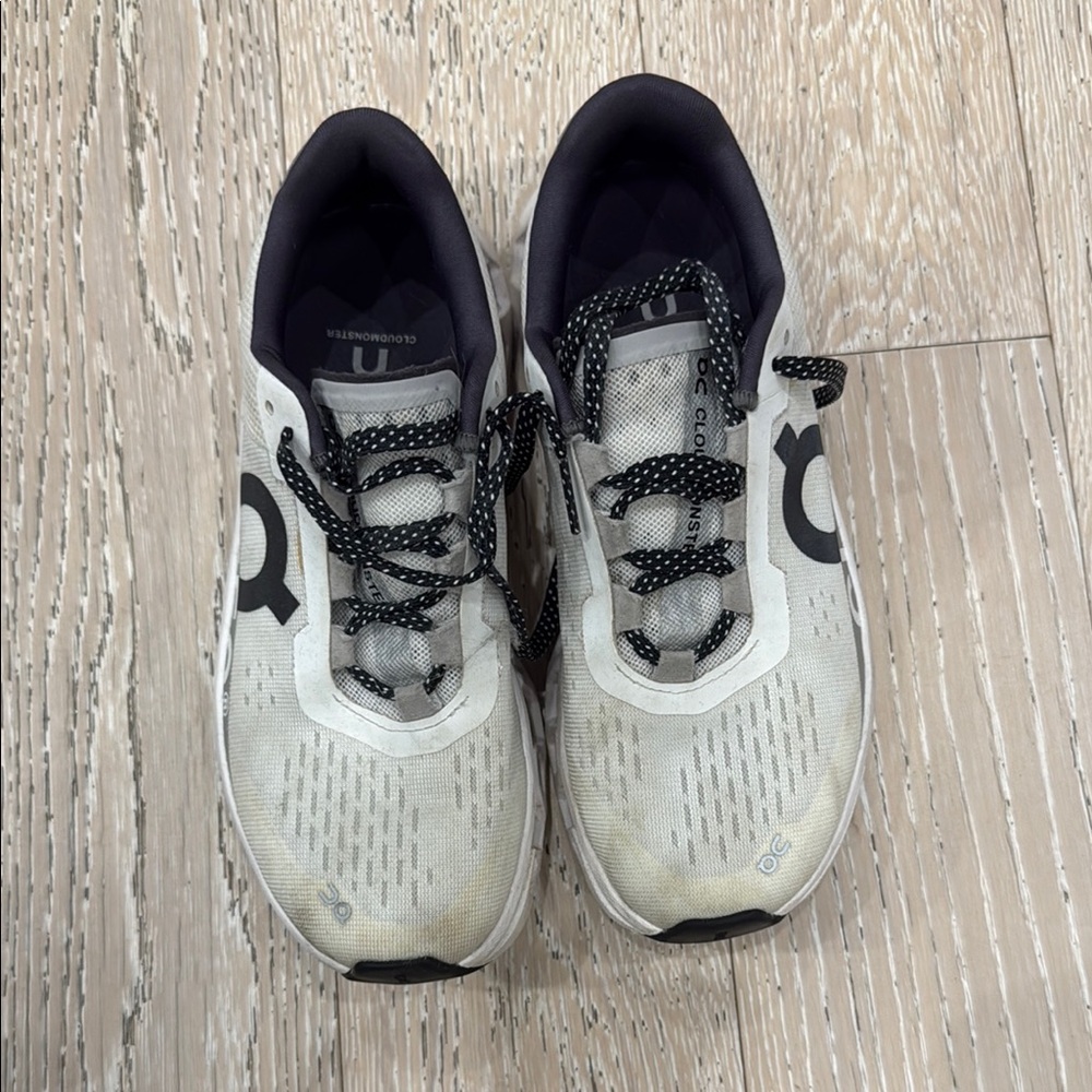 On Cloud - Cloud Monster - Black and White running sneakers